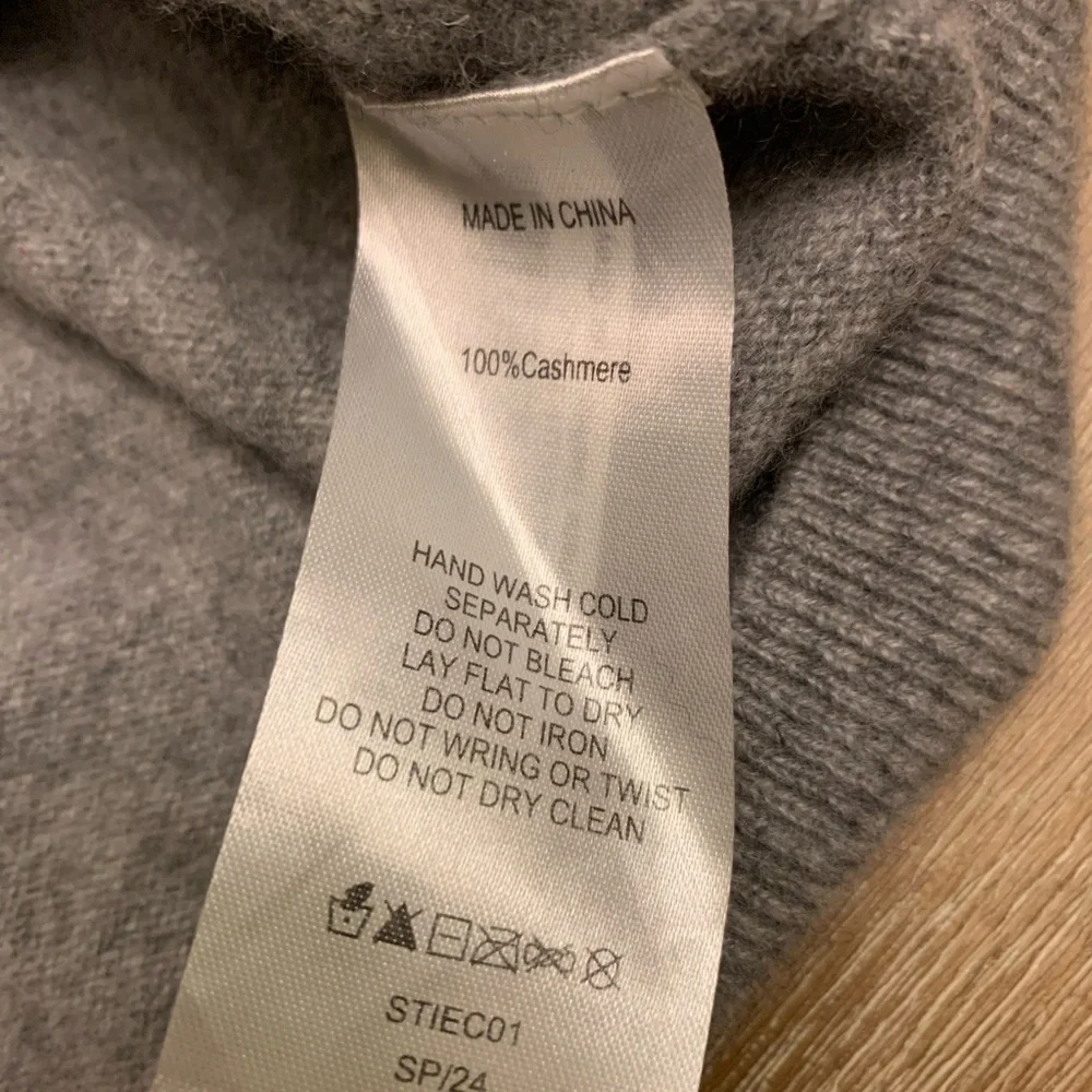 Quince   Mongolian Heather Gray  Cashmere Sweater - Picture 9 of 10